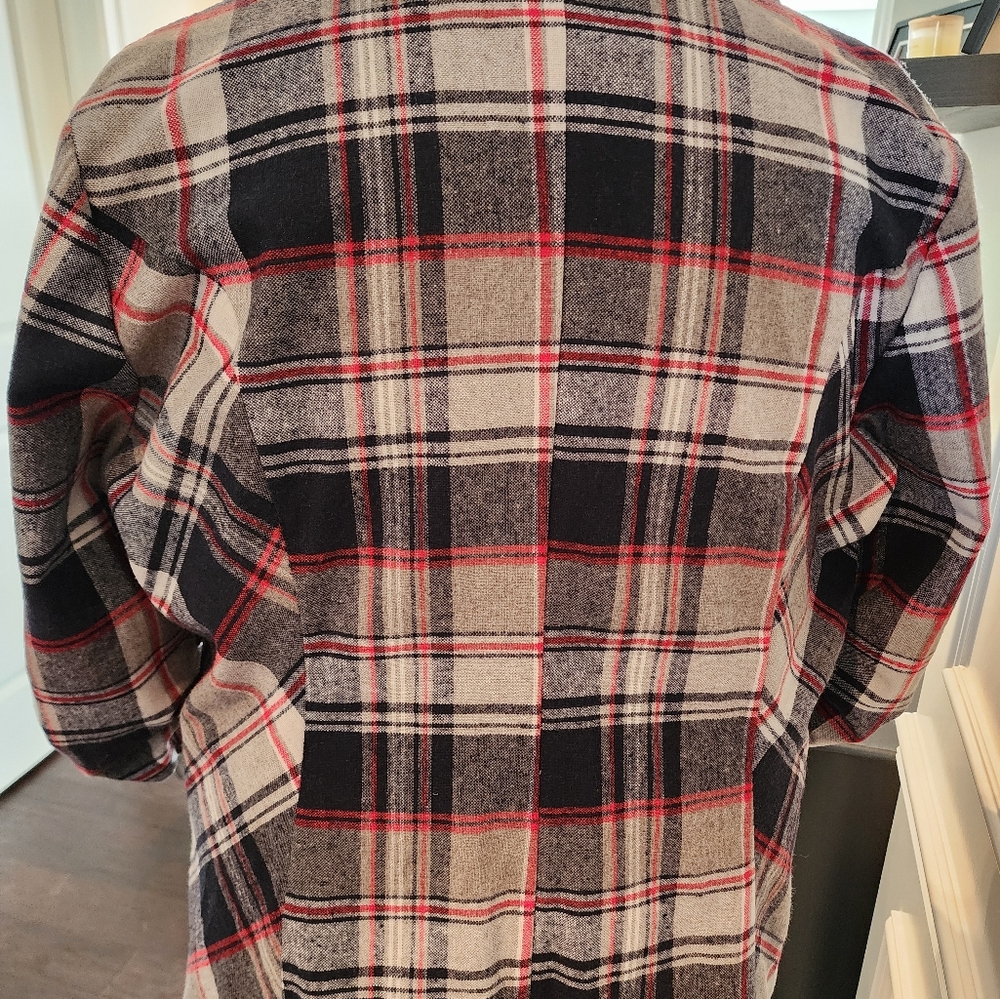 Blazer - Picture 3 of 9